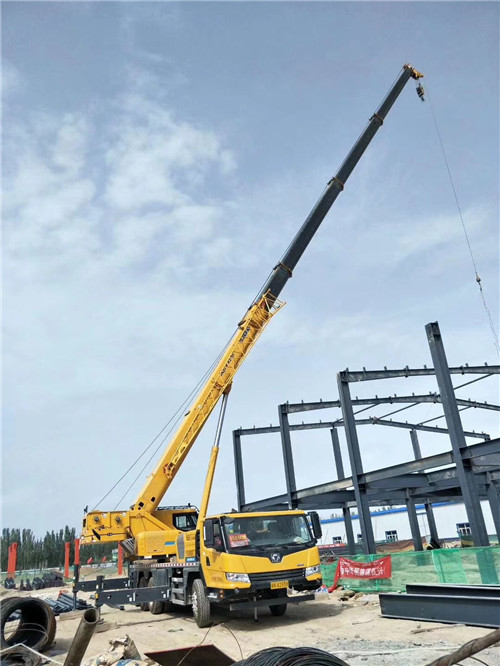 雨花台区超高层建筑钢结构吊装案例
